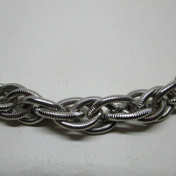 Heavy Textured Large Link Necklace Silver Tone Metal Rolo Large Link Chain - Picture 2 of 8